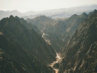 以知识为梯，攀进步之峰